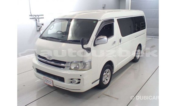 Buy Import Toyota Regius White Car in Import - Dubai in Andijon Buy Import Toyota Regius White Car in Import - Dubai in Andijon