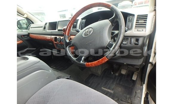 Buy Import Toyota Regius White Car in Import - Dubai in Andijon Buy Import Toyota Regius White Car in Import - Dubai in Andijon