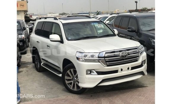 Buy Import Toyota Land Cruiser White Car in Import - Dubai in Andijon Buy Import Toyota Land Cruiser White Car in Import - Dubai in Andijon