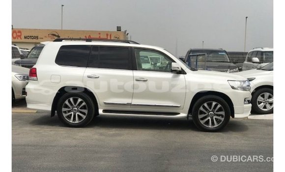 Buy Import Toyota Land Cruiser White Car in Import - Dubai in Andijon Buy Import Toyota Land Cruiser White Car in Import - Dubai in Andijon