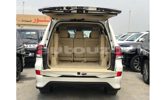 Buy Import Toyota Land Cruiser White Car in Import - Dubai in Andijon Buy Import Toyota Land Cruiser White Car in Import - Dubai in Andijon