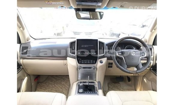 Buy Import Toyota Land Cruiser White Car in Import - Dubai in Andijon Buy Import Toyota Land Cruiser White Car in Import - Dubai in Andijon