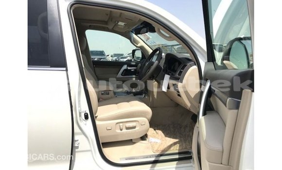 Buy Import Toyota Land Cruiser White Car in Import - Dubai in Andijon Buy Import Toyota Land Cruiser White Car in Import - Dubai in Andijon
