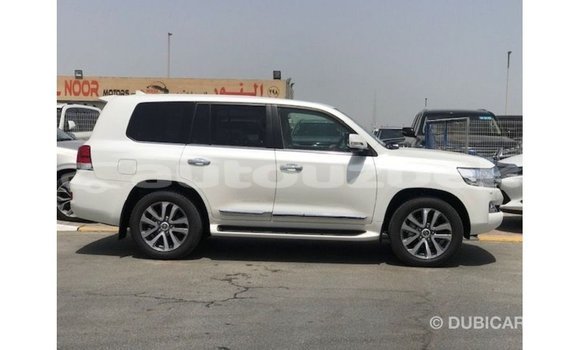 Buy Import Toyota Land Cruiser White Car in Import - Dubai in Andijon Buy Import Toyota Land Cruiser White Car in Import - Dubai in Andijon