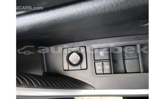 Buy Import Toyota 4Runner White Car in Import - Dubai in Andijon Buy Import Toyota 4Runner White Car in Import - Dubai in Andijon