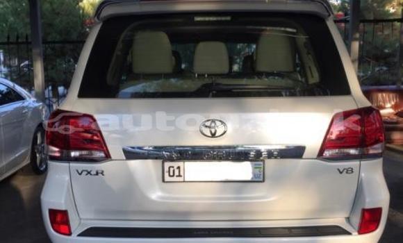 Buy Used Toyota Land Cruiser Prado White Car in Tashkent in Toskent Buy Used Toyota Land Cruiser Prado White Car in Tashkent in Toskent