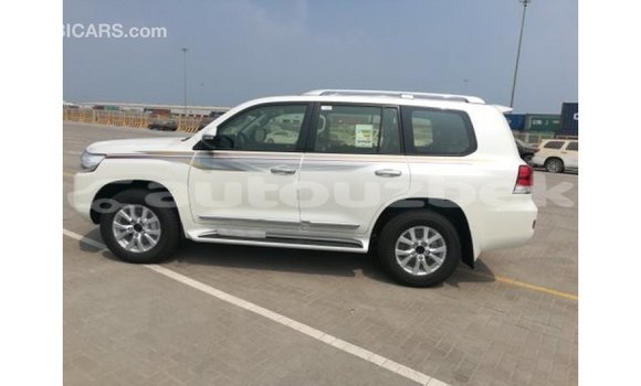 Buy Import Toyota Land Cruiser White Car in Import - Dubai in Andijon Buy Import Toyota Land Cruiser White Car in Import - Dubai in Andijon