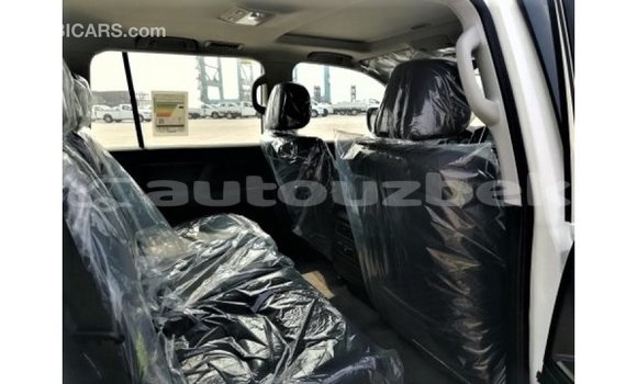 Buy Import Toyota Land Cruiser White Car in Import - Dubai in Andijon Buy Import Toyota Land Cruiser White Car in Import - Dubai in Andijon