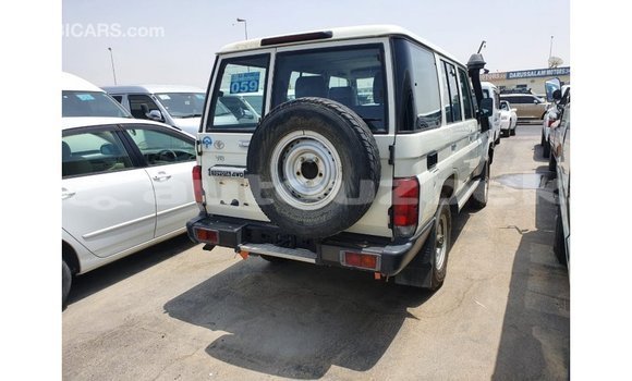 Buy Import Toyota Land Cruiser White Car in Import - Dubai in Andijon Buy Import Toyota Land Cruiser White Car in Import - Dubai in Andijon
