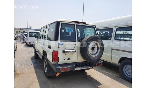 Buy Import Toyota Land Cruiser White Car in Import - Dubai in Andijon Buy Import Toyota Land Cruiser White Car in Import - Dubai in Andijon