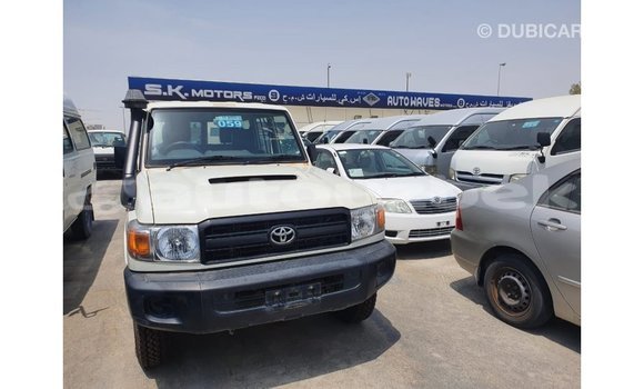 Buy Import Toyota Land Cruiser White Car in Import - Dubai in Andijon Buy Import Toyota Land Cruiser White Car in Import - Dubai in Andijon
