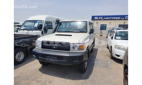 Buy Import Toyota Land Cruiser White Car in Import - Dubai in Andijon Buy Import Toyota Land Cruiser White Car in Import - Dubai in Andijon