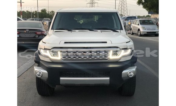 Buy Import Toyota FJ Cruiser White Car in Import - Dubai in Andijon Buy Import Toyota FJ Cruiser White Car in Import - Dubai in Andijon