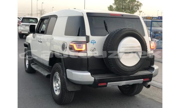 Buy Import Toyota FJ Cruiser White Car in Import - Dubai in Andijon Buy Import Toyota FJ Cruiser White Car in Import - Dubai in Andijon