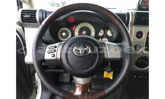 Buy Import Toyota FJ Cruiser White Car in Import - Dubai in Andijon Buy Import Toyota FJ Cruiser White Car in Import - Dubai in Andijon