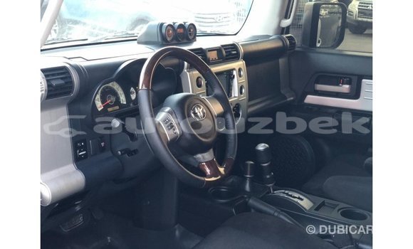 Buy Import Toyota FJ Cruiser White Car in Import - Dubai in Andijon Buy Import Toyota FJ Cruiser White Car in Import - Dubai in Andijon