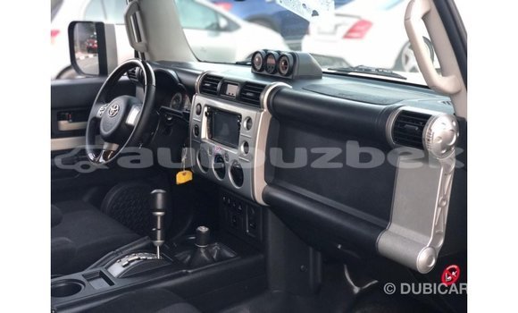 Buy Import Toyota FJ Cruiser White Car in Import - Dubai in Andijon Buy Import Toyota FJ Cruiser White Car in Import - Dubai in Andijon