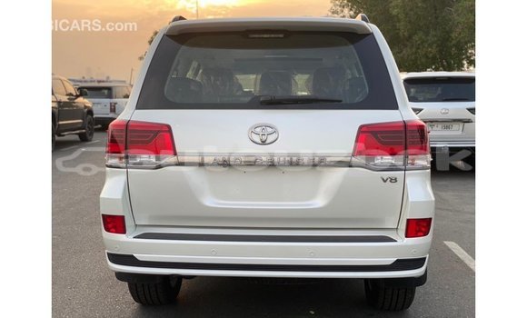Buy Import Toyota Land Cruiser White Car in Import - Dubai in Andijon Buy Import Toyota Land Cruiser White Car in Import - Dubai in Andijon