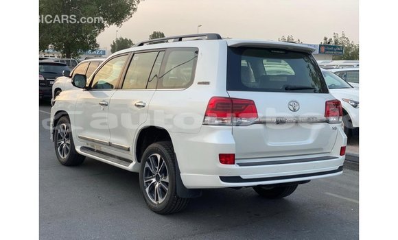 Buy Import Toyota Land Cruiser White Car in Import - Dubai in Andijon Buy Import Toyota Land Cruiser White Car in Import - Dubai in Andijon