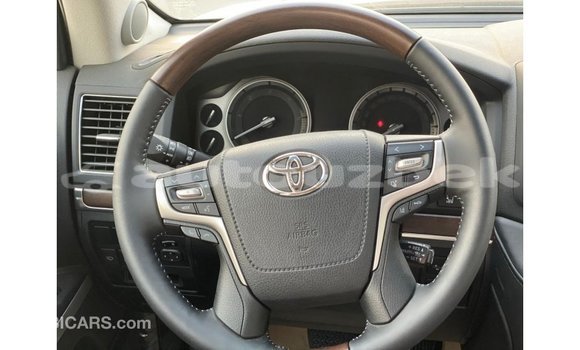 Buy Import Toyota Land Cruiser White Car in Import - Dubai in Andijon Buy Import Toyota Land Cruiser White Car in Import - Dubai in Andijon
