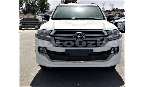 Buy Import Toyota Land Cruiser White Car in Import - Dubai in Andijon Buy Import Toyota Land Cruiser White Car in Import - Dubai in Andijon