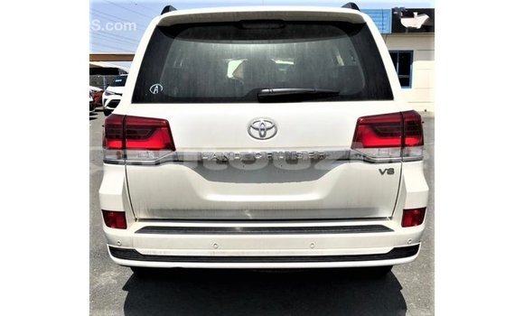 Buy Import Toyota Land Cruiser White Car in Import - Dubai in Andijon Buy Import Toyota Land Cruiser White Car in Import - Dubai in Andijon