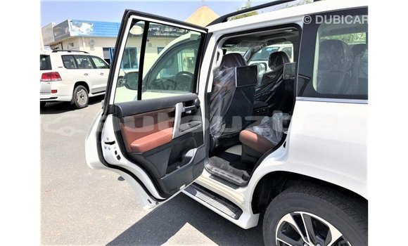 Buy Import Toyota Land Cruiser White Car in Import - Dubai in Andijon Buy Import Toyota Land Cruiser White Car in Import - Dubai in Andijon