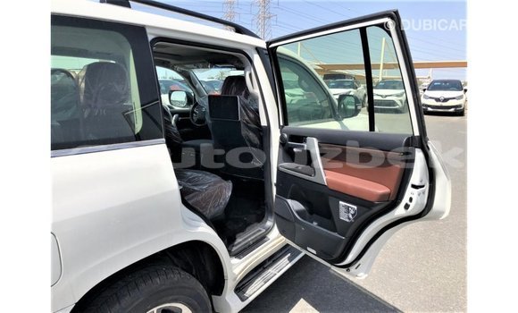 Buy Import Toyota Land Cruiser White Car in Import - Dubai in Andijon Buy Import Toyota Land Cruiser White Car in Import - Dubai in Andijon