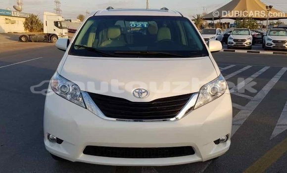 Buy Import Toyota Sienna White Car in Import - Dubai in Andijon Buy Import Toyota Sienna White Car in Import - Dubai in Andijon