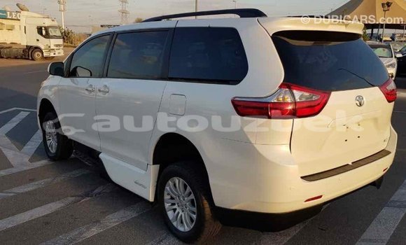 Buy Import Toyota Sienna White Car in Import - Dubai in Andijon Buy Import Toyota Sienna White Car in Import - Dubai in Andijon