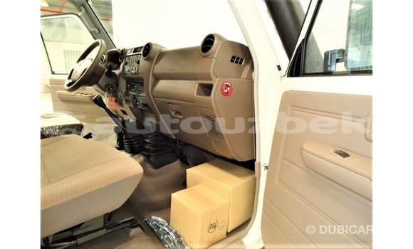 Buy Import Toyota Land Cruiser White Car in Import - Dubai in Andijon Buy Import Toyota Land Cruiser White Car in Import - Dubai in Andijon