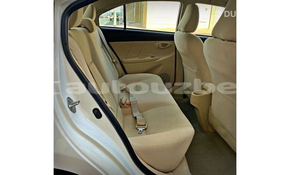 Buy Import Toyota Yaris White Car in Import - Dubai in Andijon Buy Import Toyota Yaris White Car in Import - Dubai in Andijon