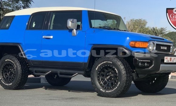 Buy Import Toyota FJ Cruiser Blue Car in Import - Dubai in Andijon