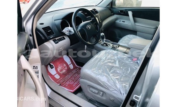 Buy Import Toyota Highlander Other Car in Import - Dubai in Andijon Buy Import Toyota Highlander Other Car in Import - Dubai in Andijon