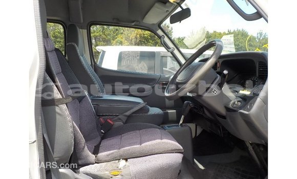 Buy Import Toyota Hiace White Car in Import - Dubai in Andijon Buy Import Toyota Hiace White Car in Import - Dubai in Andijon