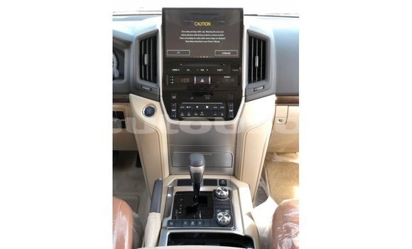 Buy Import Toyota Land Cruiser White Car in Import - Dubai in Andijon Buy Import Toyota Land Cruiser White Car in Import - Dubai in Andijon