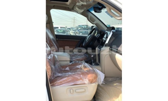 Buy Import Toyota Land Cruiser White Car in Import - Dubai in Andijon Buy Import Toyota Land Cruiser White Car in Import - Dubai in Andijon