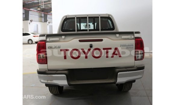 Buy Import Toyota Hilux White Car in Import - Dubai in Andijon Buy Import Toyota Hilux White Car in Import - Dubai in Andijon