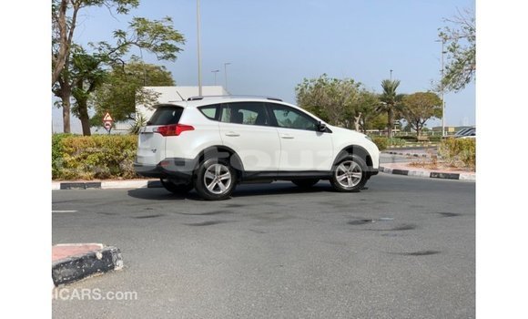 Buy Import Toyota 4Runner White Car in Import - Dubai in Andijon Buy Import Toyota 4Runner White Car in Import - Dubai in Andijon