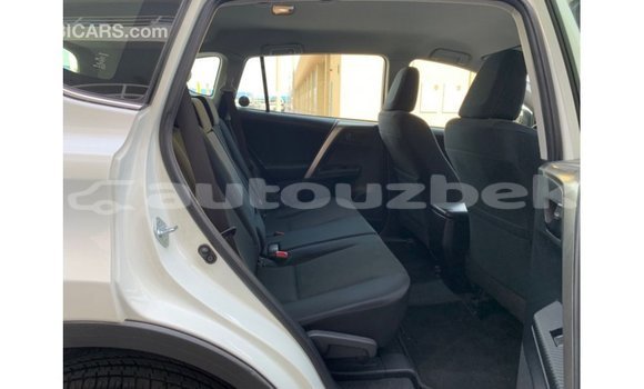 Buy Import Toyota 4Runner White Car in Import - Dubai in Andijon Buy Import Toyota 4Runner White Car in Import - Dubai in Andijon