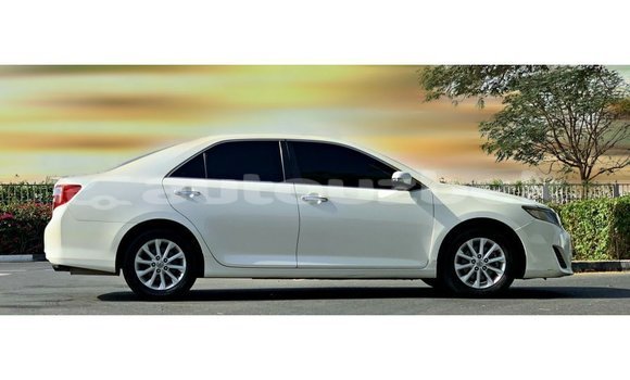 Buy Import Toyota Camry White Car in Import - Dubai in Andijon Buy Import Toyota Camry White Car in Import - Dubai in Andijon
