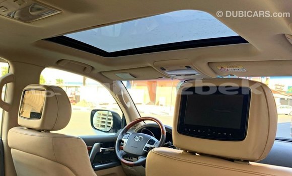 Buy Import Toyota Land Cruiser White Car in Import - Dubai in Andijon Buy Import Toyota Land Cruiser White Car in Import - Dubai in Andijon