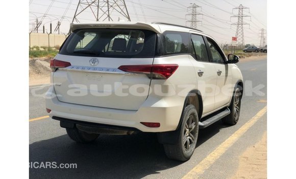 Buy Import Toyota Fortuner White Car in Import - Dubai in Andijon Buy Import Toyota Fortuner White Car in Import - Dubai in Andijon