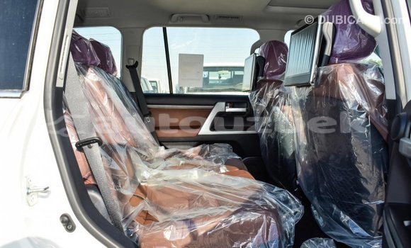 Buy Import Toyota Land Cruiser White Car in Import - Dubai in Andijon Buy Import Toyota Land Cruiser White Car in Import - Dubai in Andijon