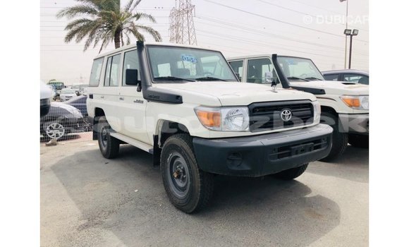 Buy Import Toyota Land Cruiser White Car in Import - Dubai in Andijon Buy Import Toyota Land Cruiser White Car in Import - Dubai in Andijon