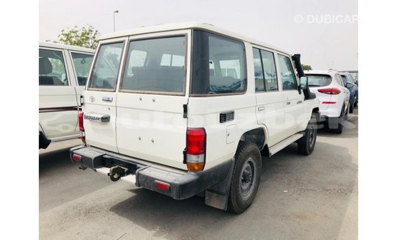 Buy Import Toyota Land Cruiser White Car in Import - Dubai in Andijon Buy Import Toyota Land Cruiser White Car in Import - Dubai in Andijon