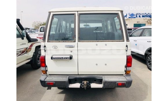 Buy Import Toyota Land Cruiser White Car in Import - Dubai in Andijon Buy Import Toyota Land Cruiser White Car in Import - Dubai in Andijon