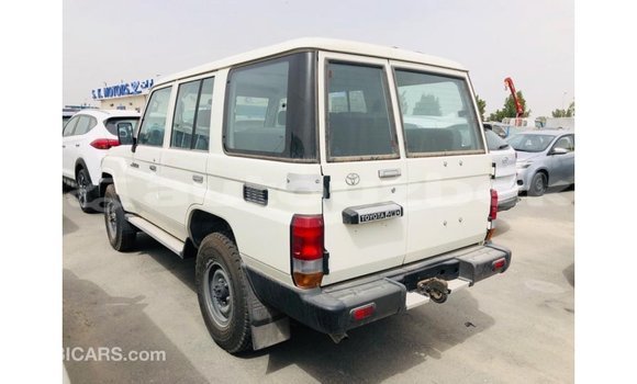 Buy Import Toyota Land Cruiser White Car in Import - Dubai in Andijon Buy Import Toyota Land Cruiser White Car in Import - Dubai in Andijon