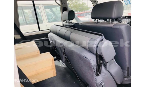 Buy Import Toyota Land Cruiser White Car in Import - Dubai in Andijon Buy Import Toyota Land Cruiser White Car in Import - Dubai in Andijon