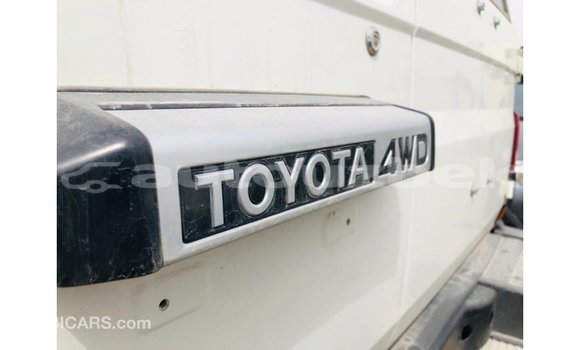 Buy Import Toyota Land Cruiser White Car in Import - Dubai in Andijon Buy Import Toyota Land Cruiser White Car in Import - Dubai in Andijon